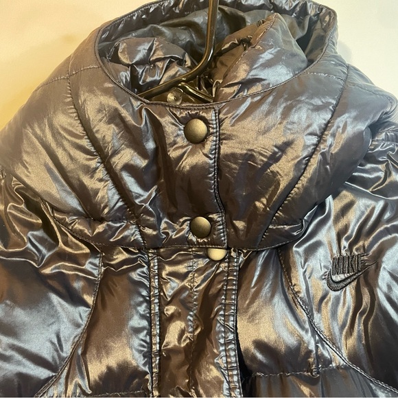 Gently used Nike Sportswear long 550 down fill puffer coat. Missing belt. - Picture 7 of 11